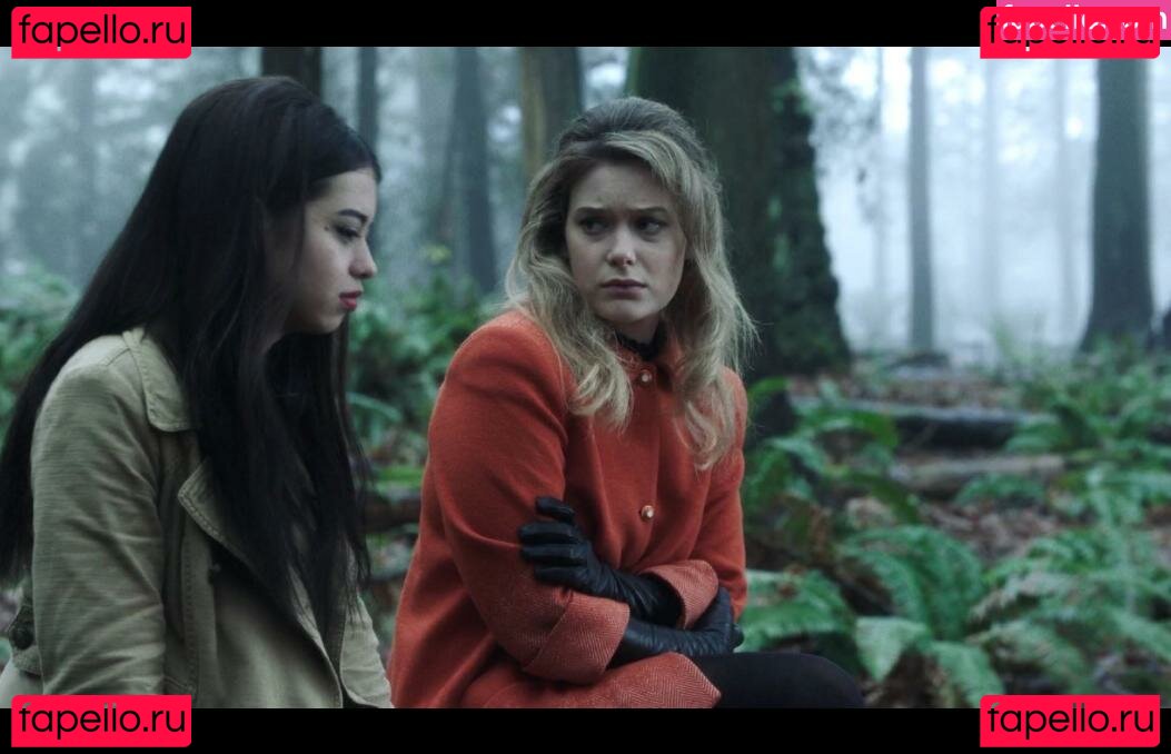 Amber Midthunder / ambermidthunder Onlyfans Photo Gallery 