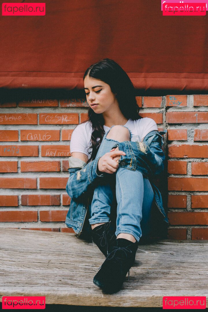 Amber Midthunder / ambermidthunder Onlyfans Photo Gallery 