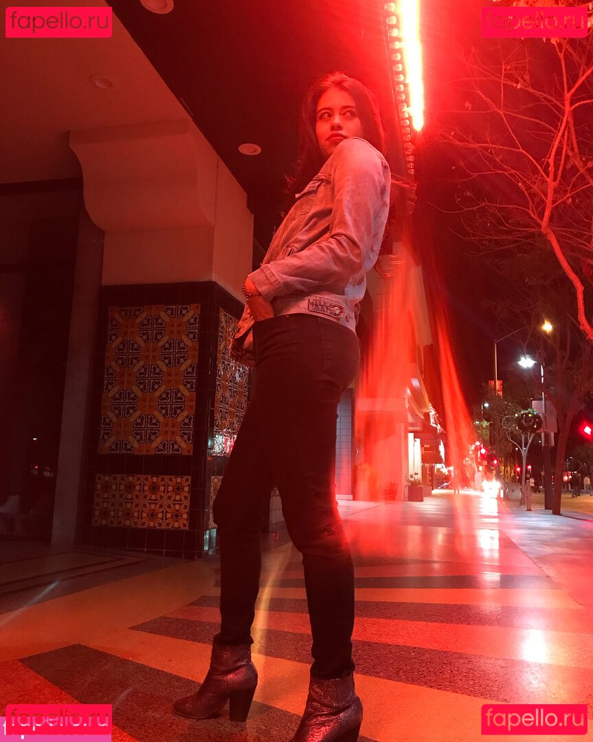 Amber Midthunder / ambermidthunder Onlyfans Photo Gallery 