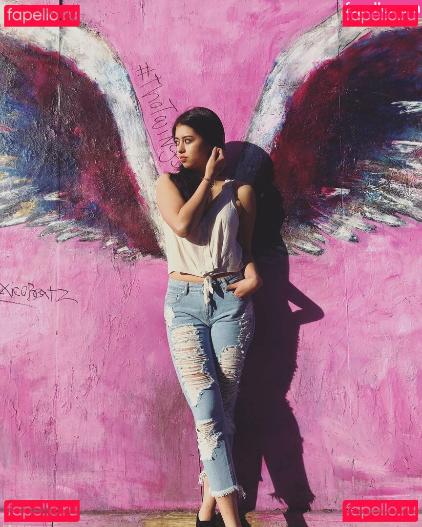 Amber Midthunder / ambermidthunder Onlyfans Photo Gallery 