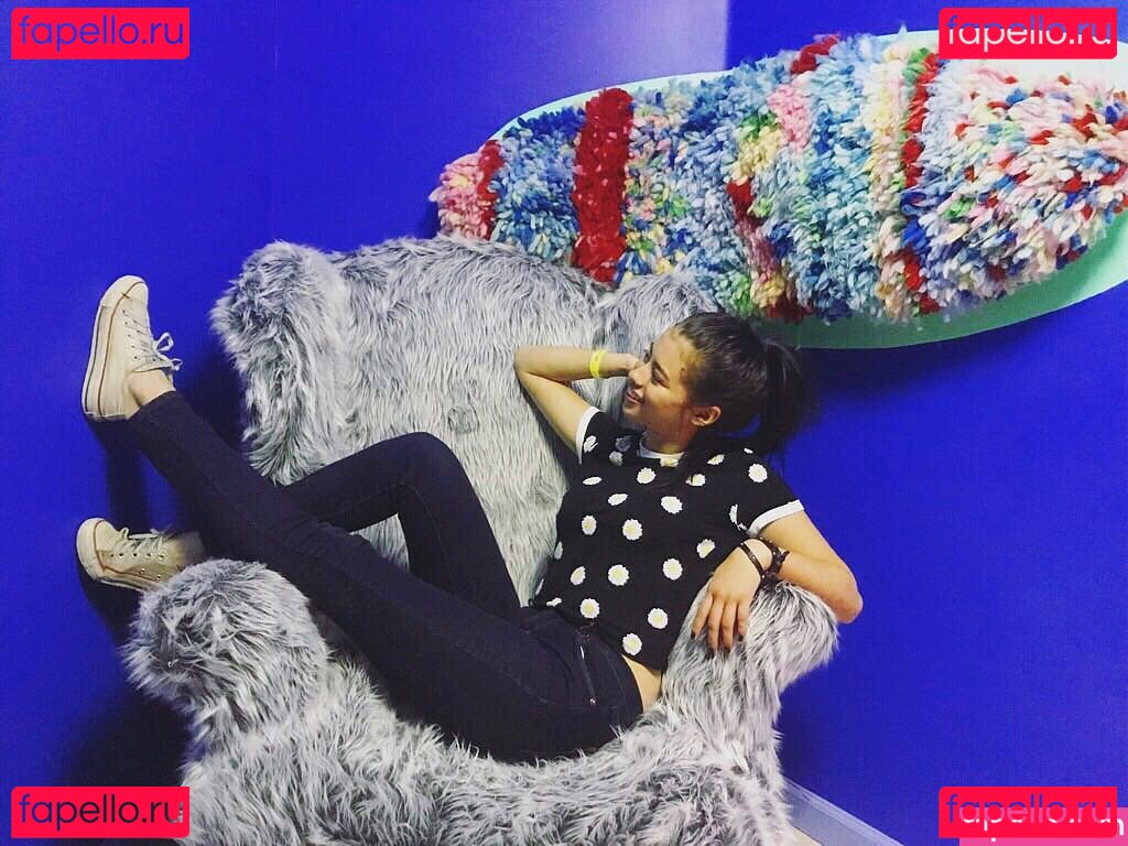 Amber Midthunder / ambermidthunder Onlyfans Photo Gallery 