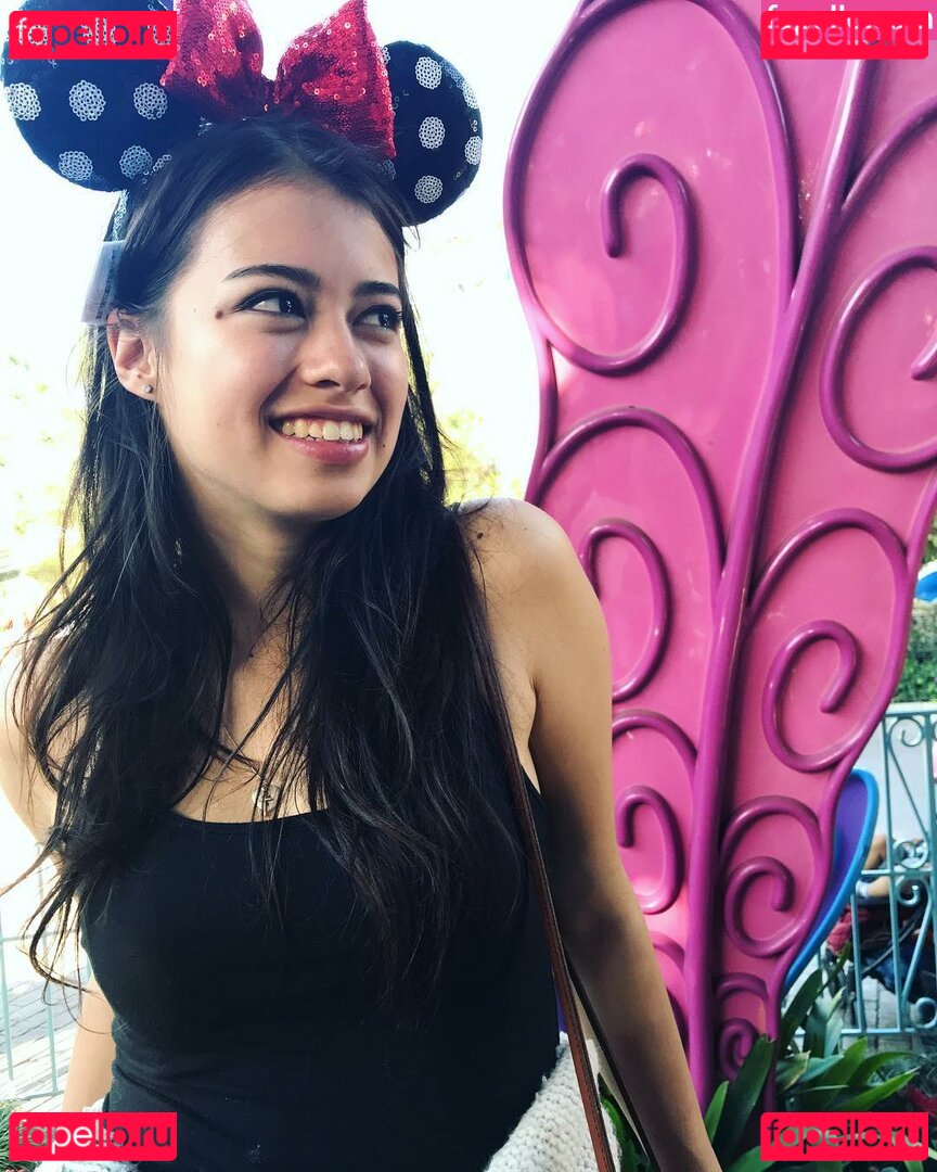 Amber Midthunder / ambermidthunder Onlyfans Photo Gallery 