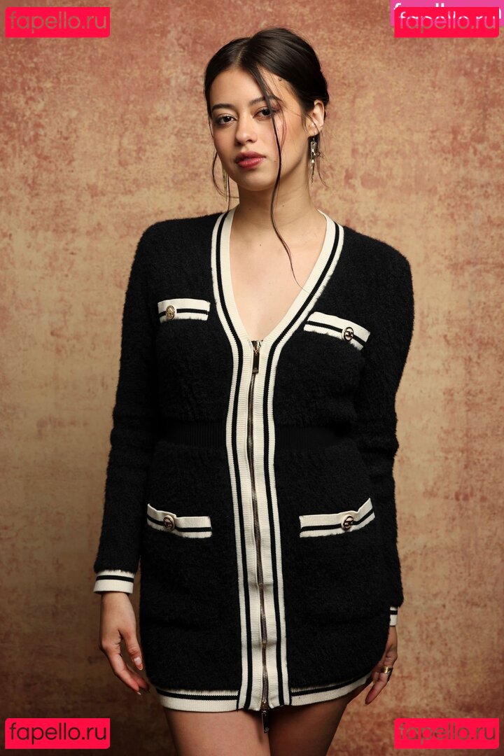 Amber Midthunder / ambermidthunder Onlyfans Photo Gallery 