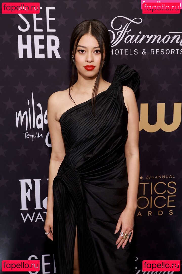 Amber Midthunder / ambermidthunder Onlyfans Photo Gallery 