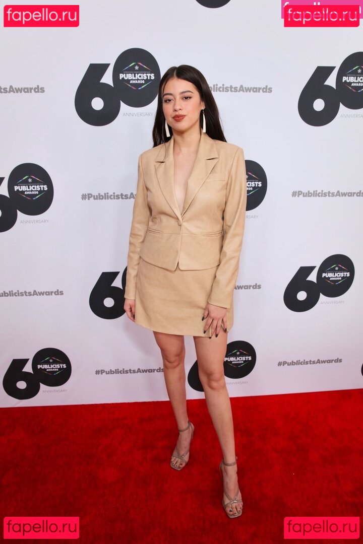 Amber Midthunder / ambermidthunder Onlyfans Photo Gallery 