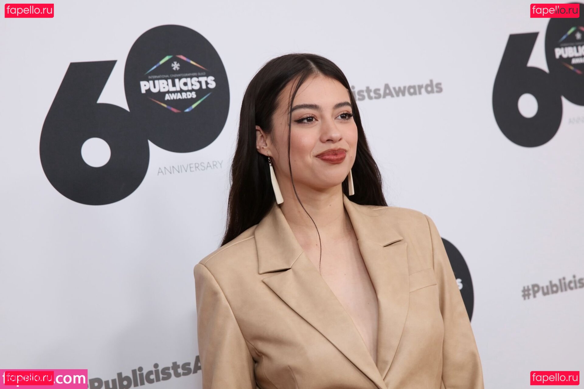 Amber Midthunder / ambermidthunder Onlyfans Photo Gallery 