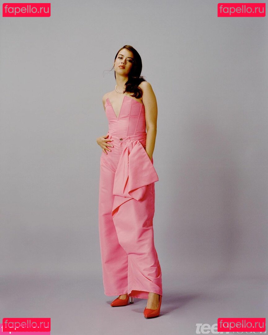 Amber Midthunder / ambermidthunder Onlyfans Photo Gallery 