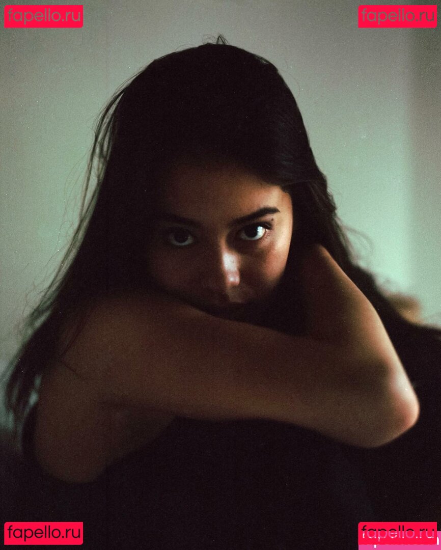 Amber Midthunder / ambermidthunder Onlyfans Photo Gallery 