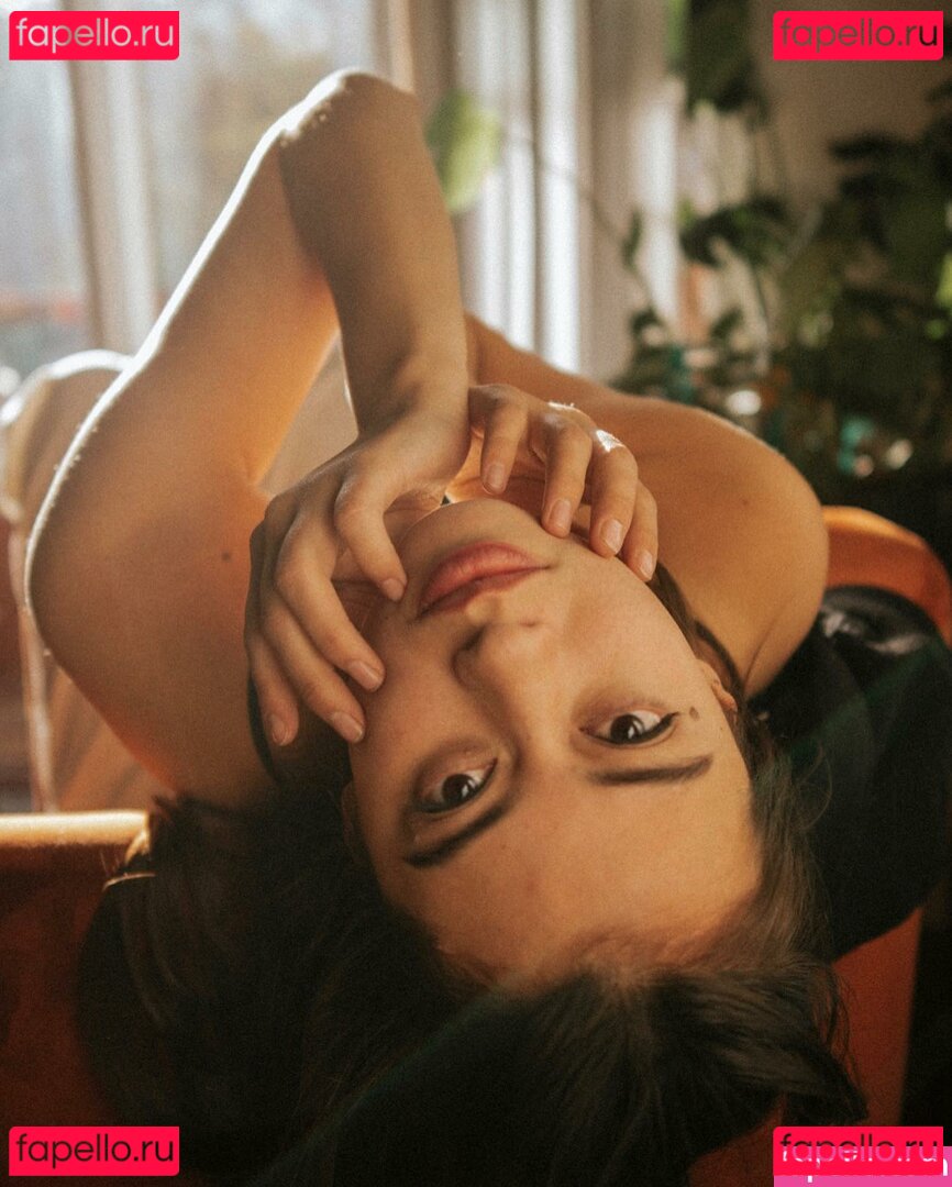 Amber Midthunder / ambermidthunder Onlyfans Photo Gallery 