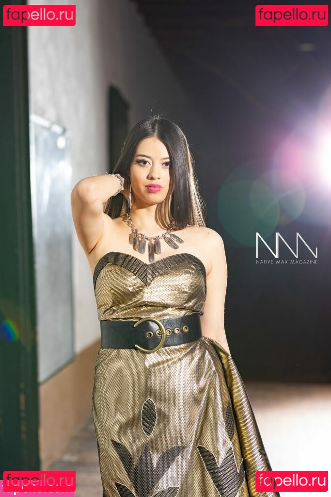 Amber Midthunder / ambermidthunder Onlyfans Photo Gallery 