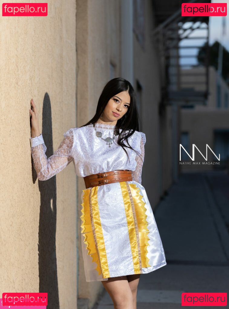 Amber Midthunder / ambermidthunder Onlyfans Photo Gallery 