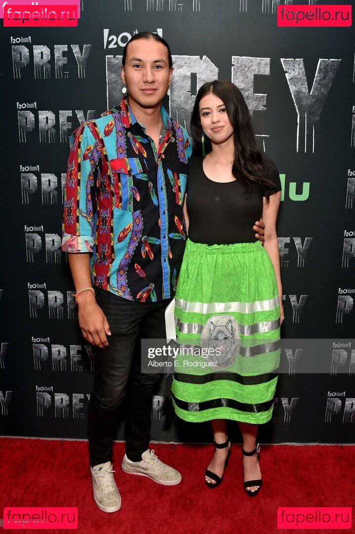 Amber Midthunder / ambermidthunder Onlyfans Photo Gallery 