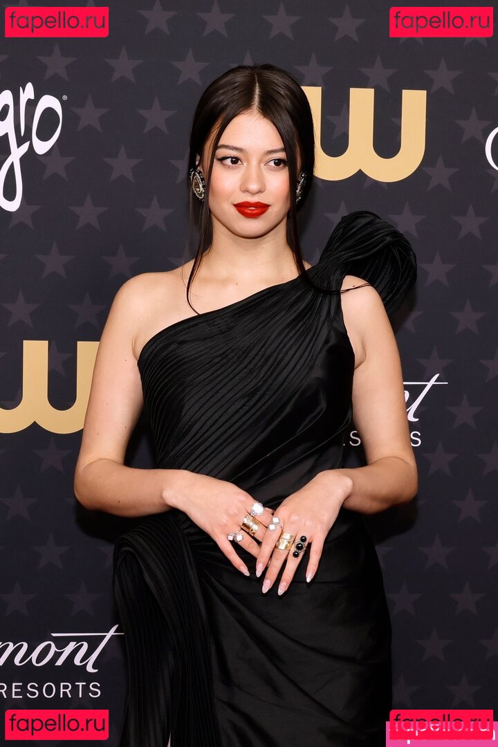 Amber Midthunder / ambermidthunder Onlyfans Photo Gallery 