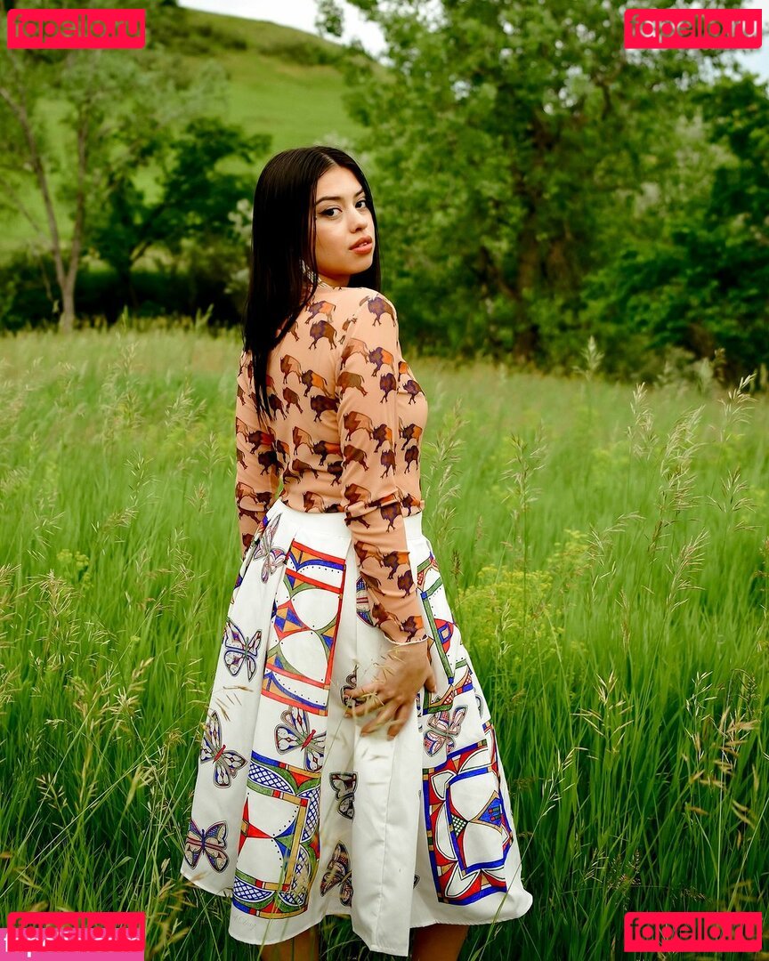 Amber Midthunder / ambermidthunder Onlyfans Photo Gallery 