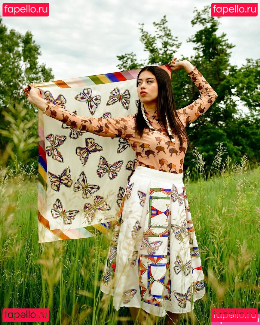 Amber Midthunder / ambermidthunder Onlyfans Photo Gallery 