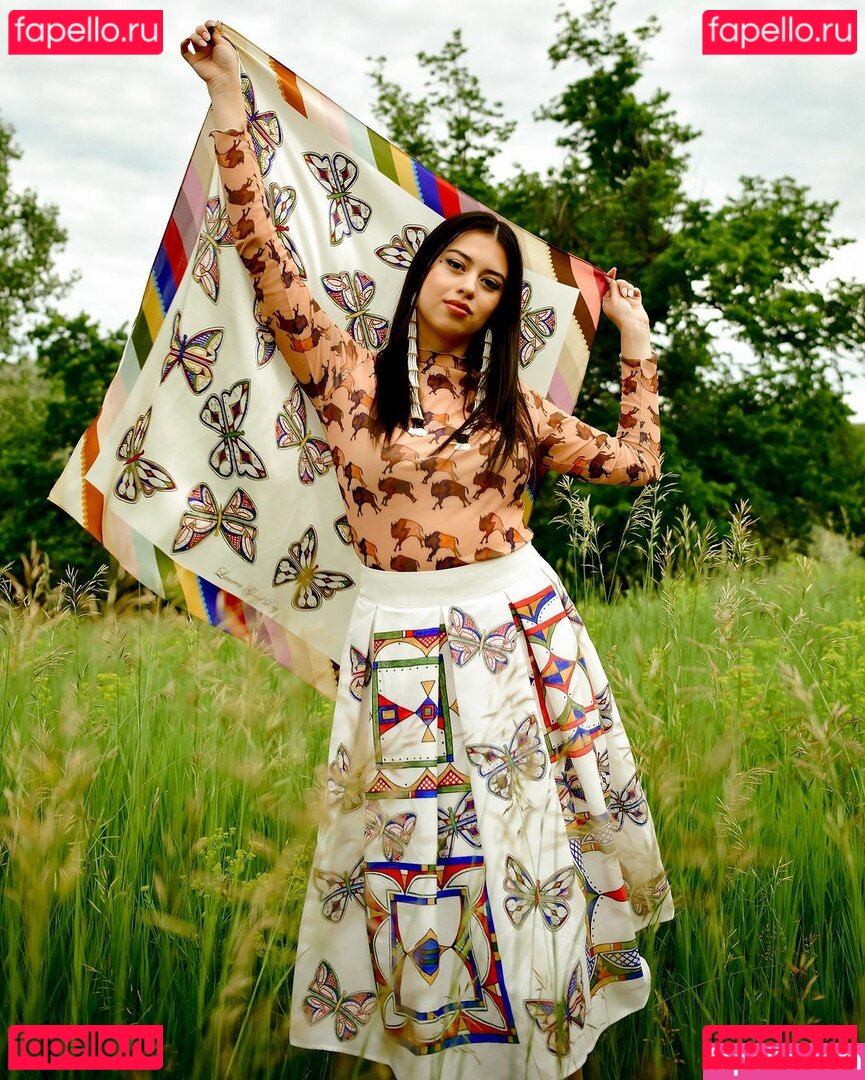 Amber Midthunder / ambermidthunder Onlyfans Photo Gallery 