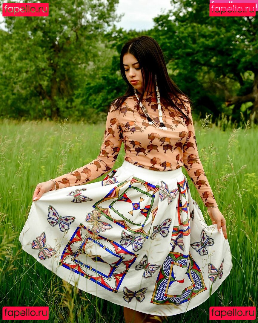 Amber Midthunder / ambermidthunder Onlyfans Photo Gallery 