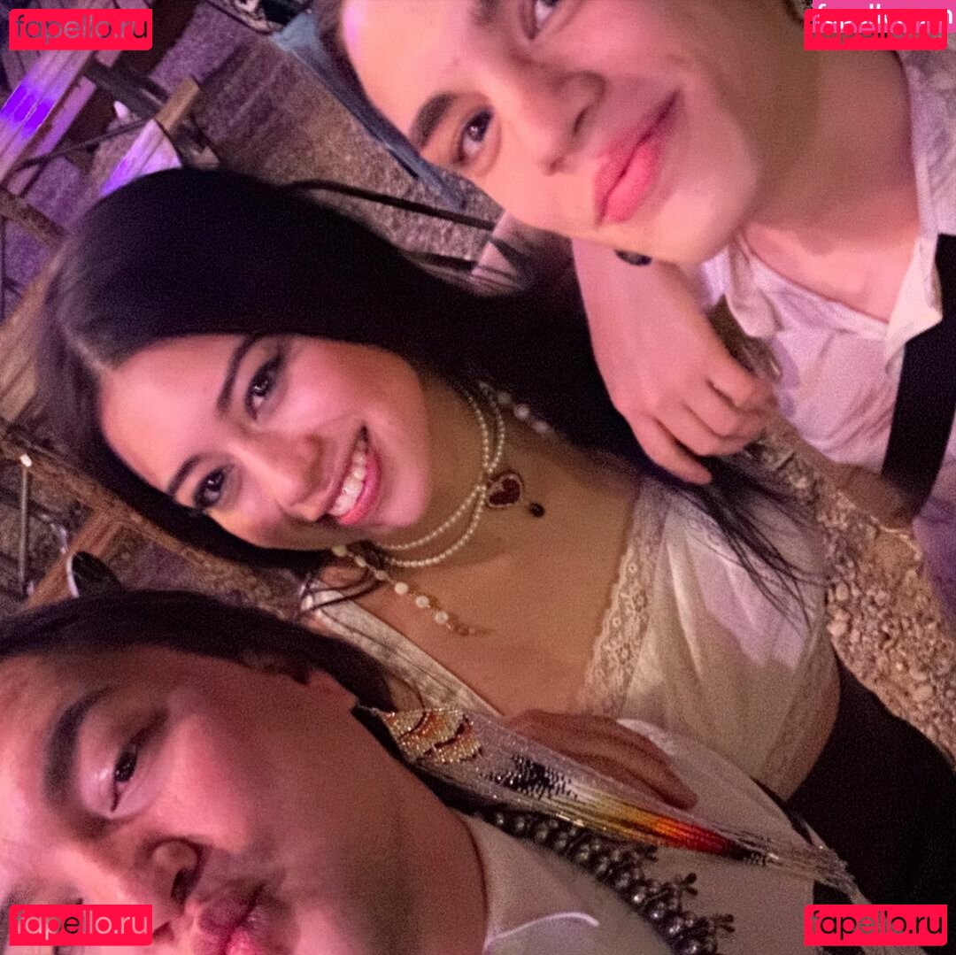 Amber Midthunder / ambermidthunder Onlyfans Photo Gallery 