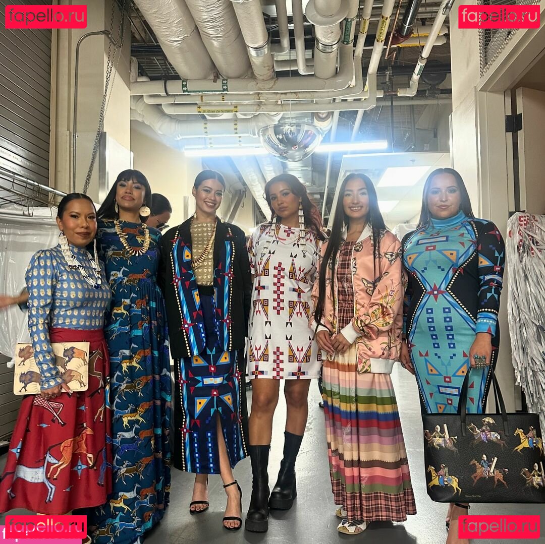 Amber Midthunder / ambermidthunder Onlyfans Photo Gallery 