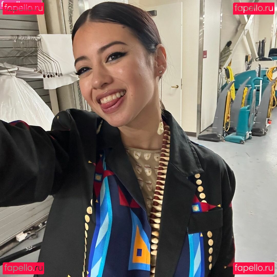 Amber Midthunder / ambermidthunder Onlyfans Photo Gallery 