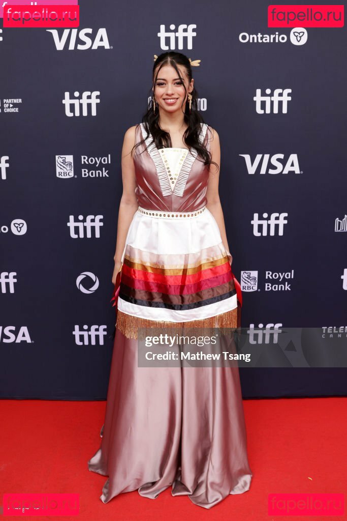 Amber Midthunder / ambermidthunder Onlyfans Photo Gallery 