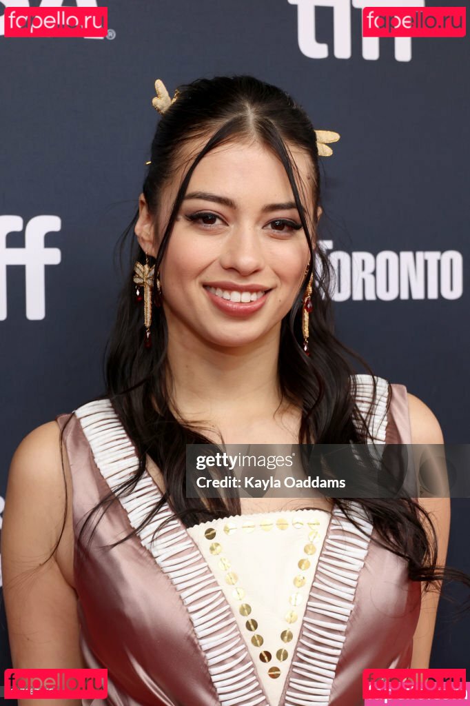 Amber Midthunder / ambermidthunder Onlyfans Photo Gallery 