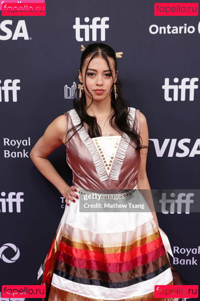 Amber Midthunder / ambermidthunder Onlyfans Photo Gallery 