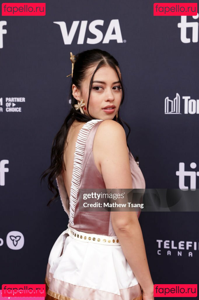 Amber Midthunder / ambermidthunder Onlyfans Photo Gallery 