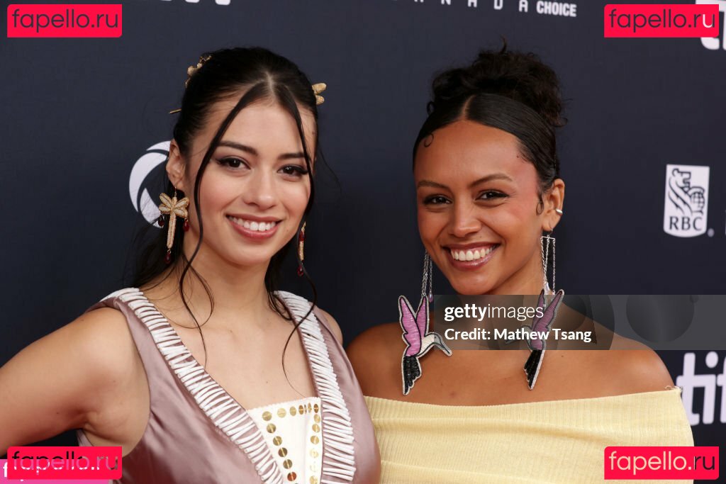 Amber Midthunder / ambermidthunder Onlyfans Photo Gallery 