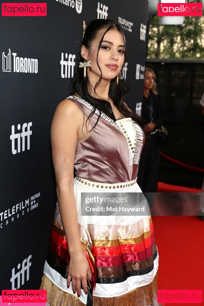 Amber Midthunder / ambermidthunder Onlyfans Photo Gallery 