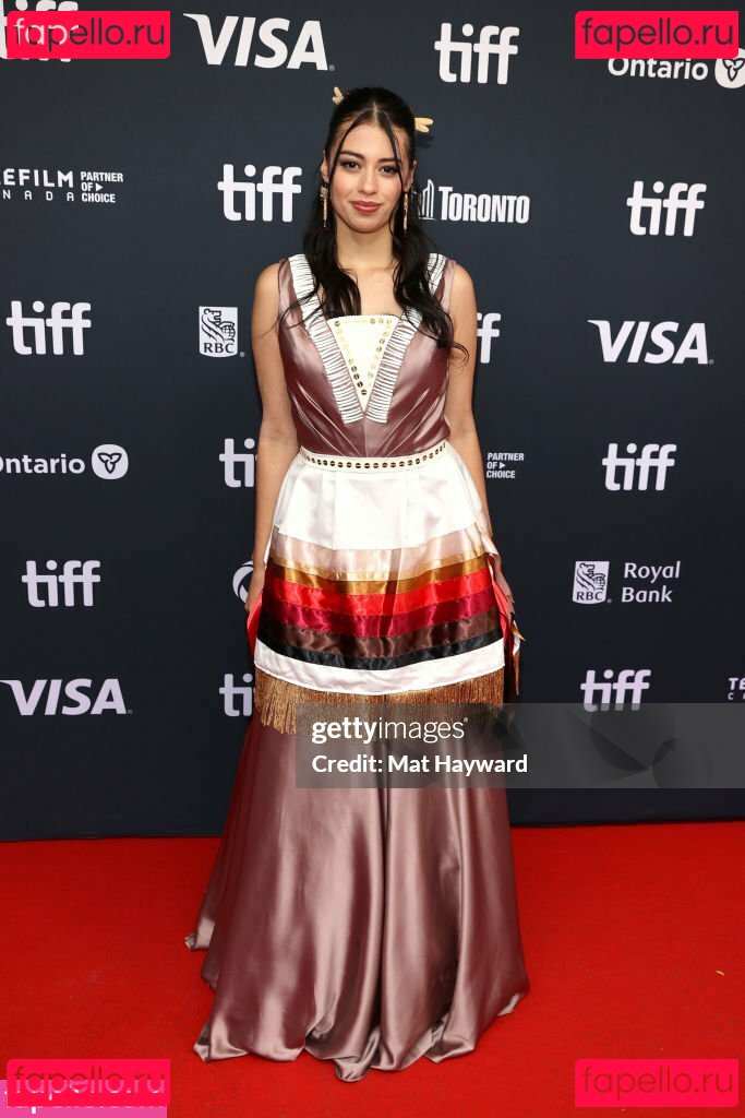 Amber Midthunder / ambermidthunder Onlyfans Photo Gallery 