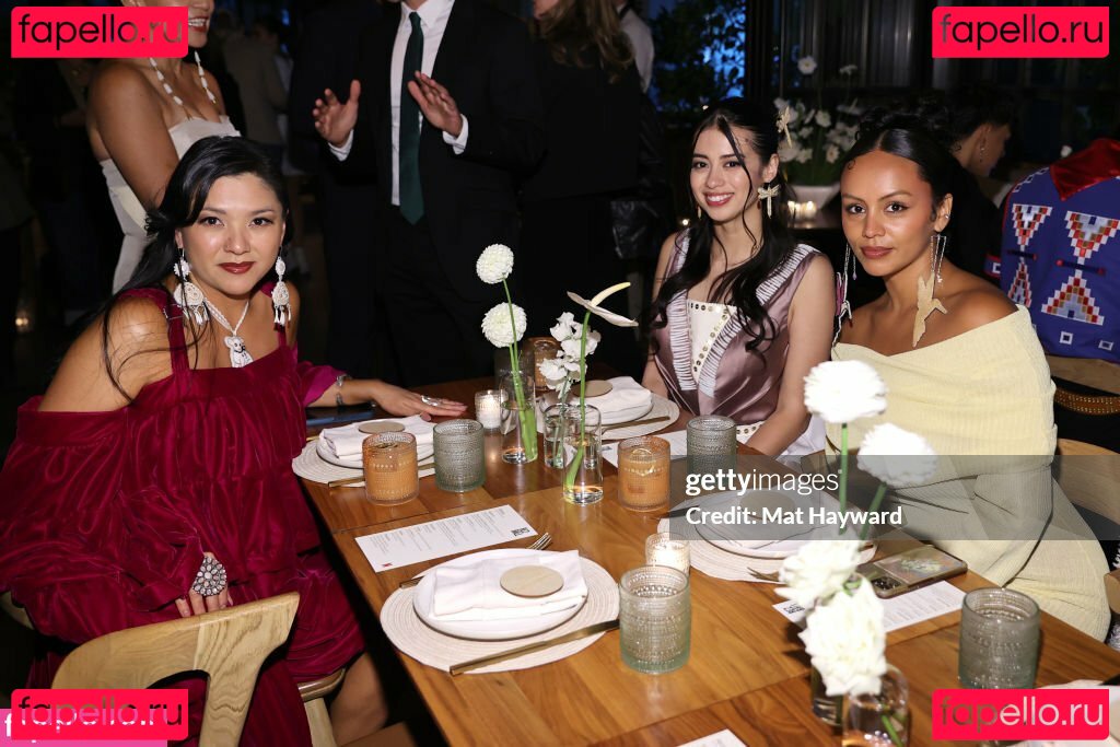 Amber Midthunder / ambermidthunder Onlyfans Photo Gallery 