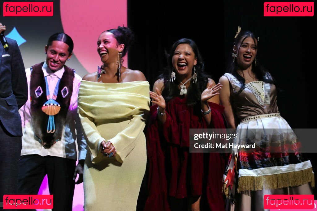 Amber Midthunder / ambermidthunder Onlyfans Photo Gallery 