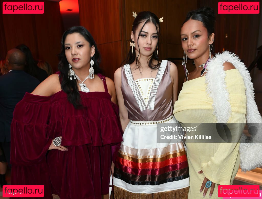 Amber Midthunder / ambermidthunder Onlyfans Photo Gallery 