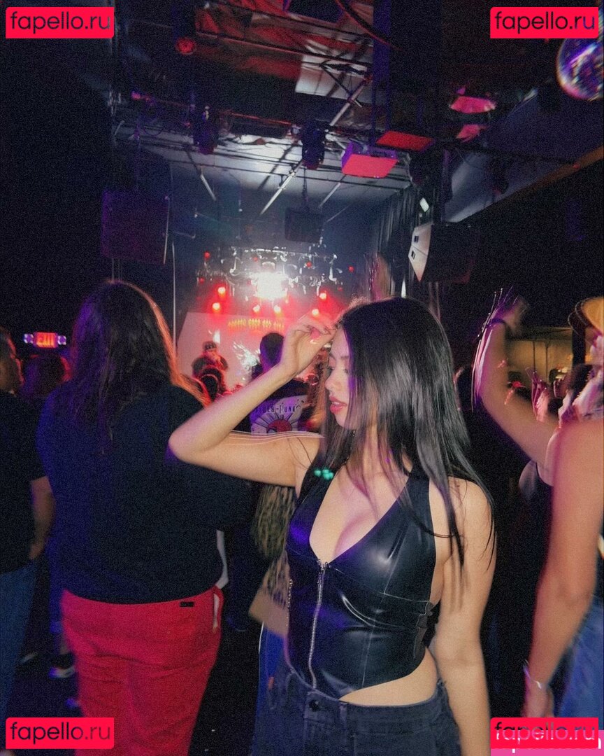 Amber Midthunder / ambermidthunder Onlyfans Photo Gallery 