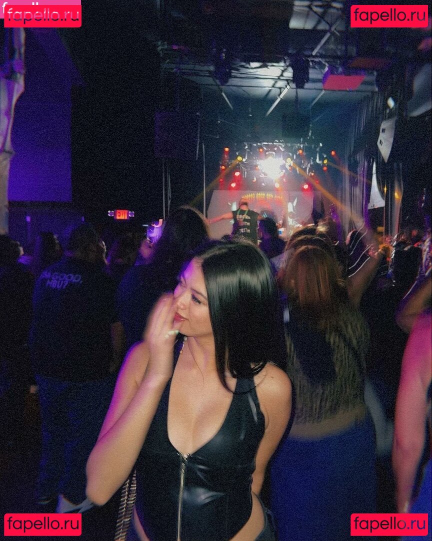 Amber Midthunder / ambermidthunder Onlyfans Photo Gallery 