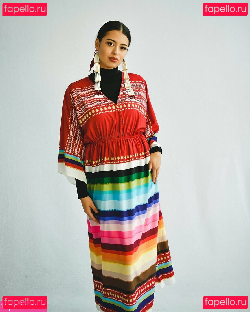 Amber Midthunder / ambermidthunder Onlyfans Photo Gallery 