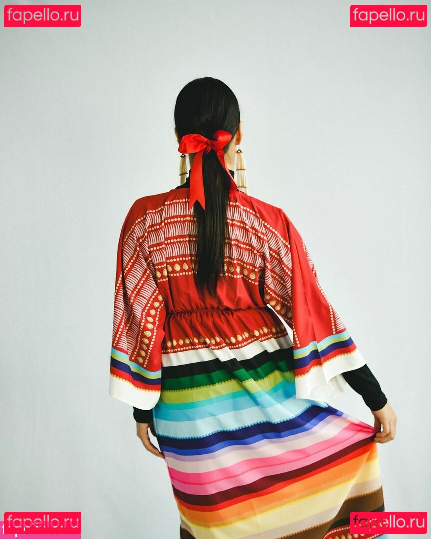 Amber Midthunder / ambermidthunder Onlyfans Photo Gallery 