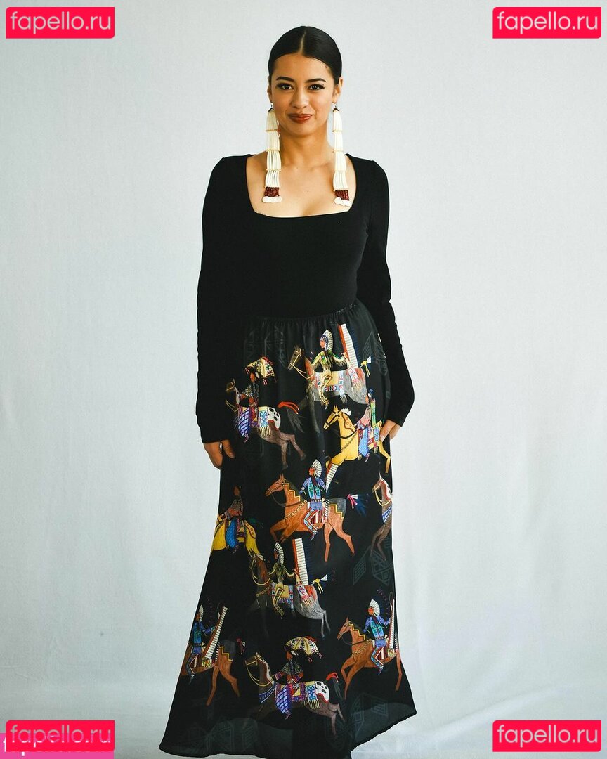 Amber Midthunder / ambermidthunder Onlyfans Photo Gallery 