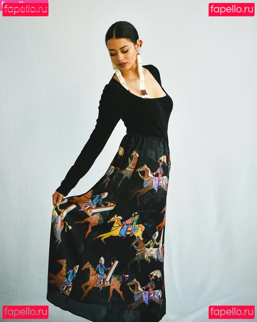 Amber Midthunder / ambermidthunder Onlyfans Photo Gallery 