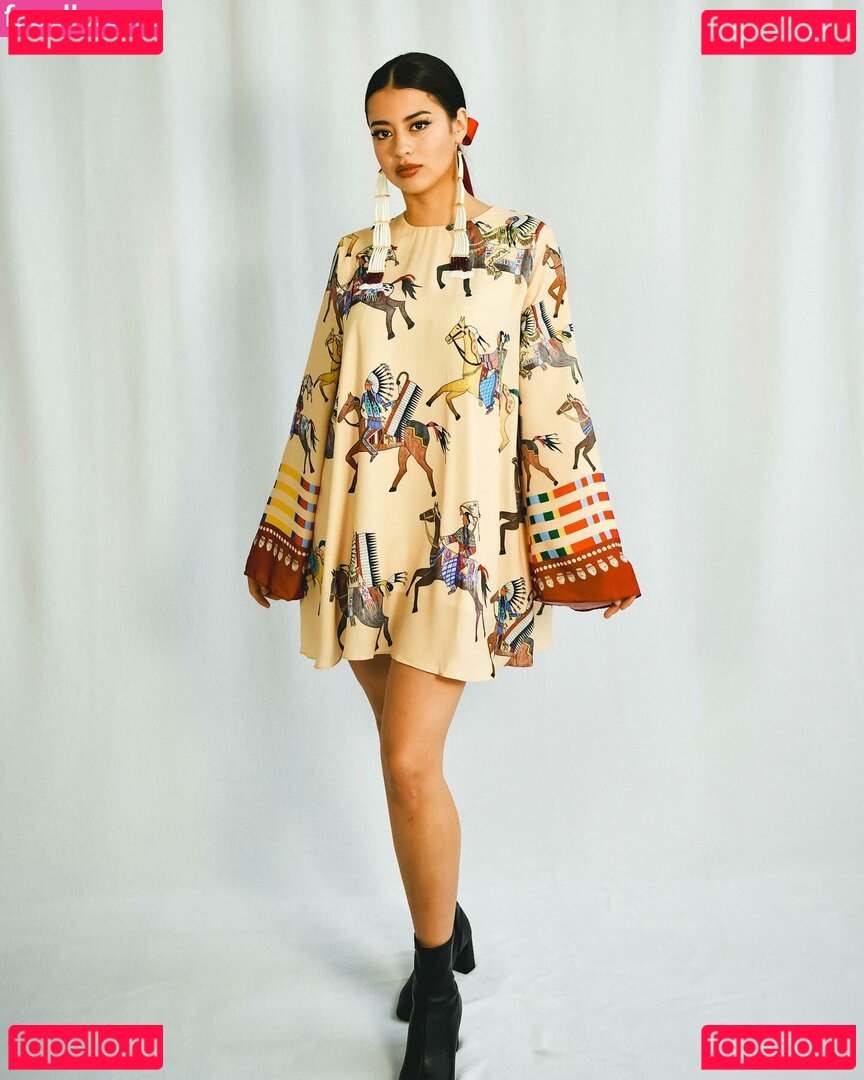 Amber Midthunder / ambermidthunder Onlyfans Photo Gallery 