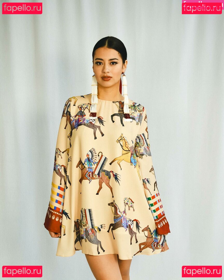 Amber Midthunder / ambermidthunder Onlyfans Photo Gallery 