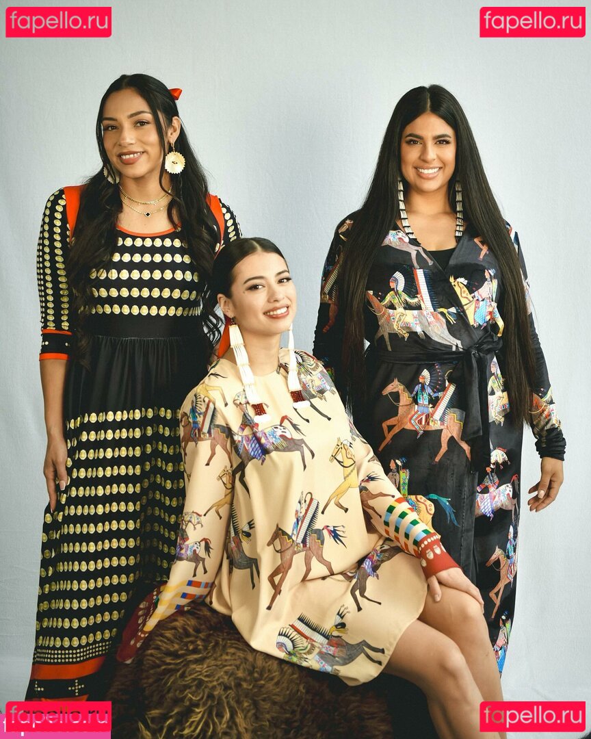 Amber Midthunder / ambermidthunder Onlyfans Photo Gallery 