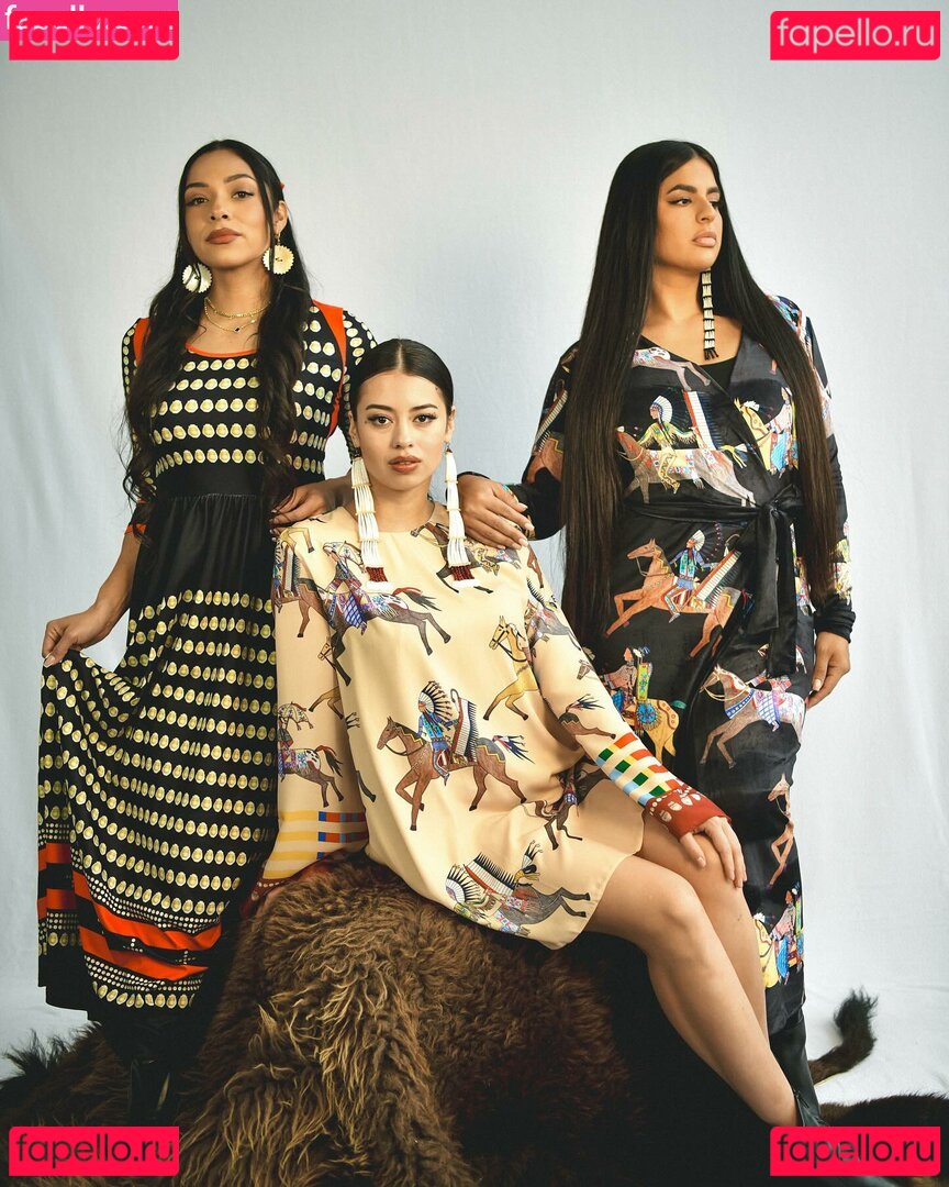 Amber Midthunder / ambermidthunder Onlyfans Photo Gallery 