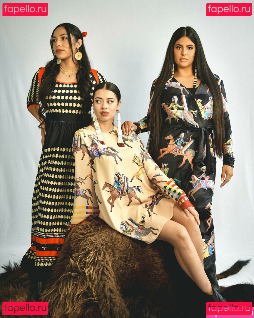 Amber Midthunder / ambermidthunder Onlyfans Photo Gallery 