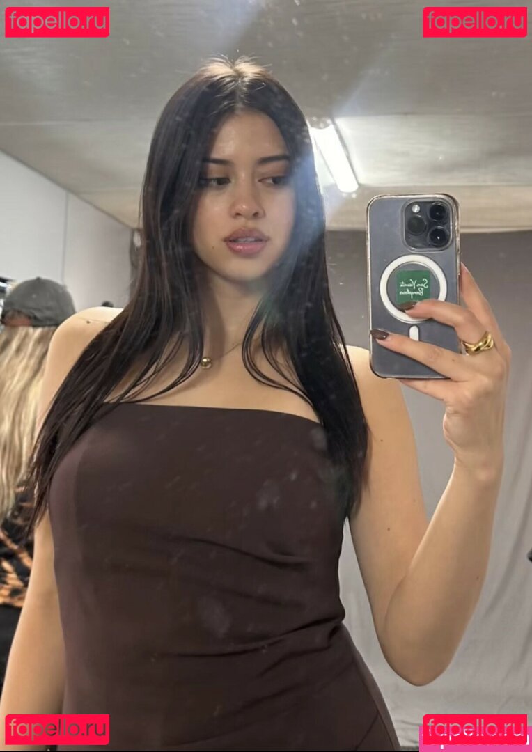 Amber Midthunder / ambermidthunder Onlyfans Photo Gallery 