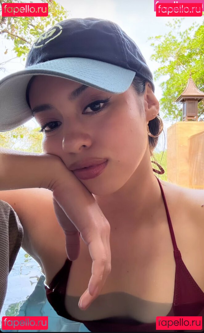 Amber Midthunder / ambermidthunder Onlyfans Photo Gallery 