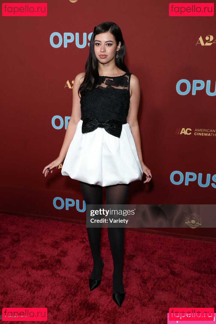 Amber Midthunder / ambermidthunder Onlyfans Photo Gallery 