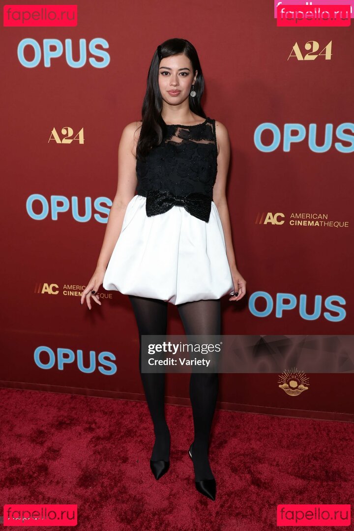 Amber Midthunder / ambermidthunder Onlyfans Photo Gallery 