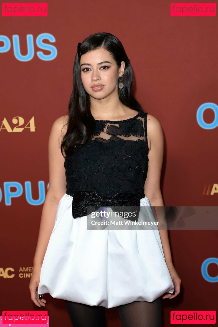 Amber Midthunder / ambermidthunder Onlyfans Photo Gallery 